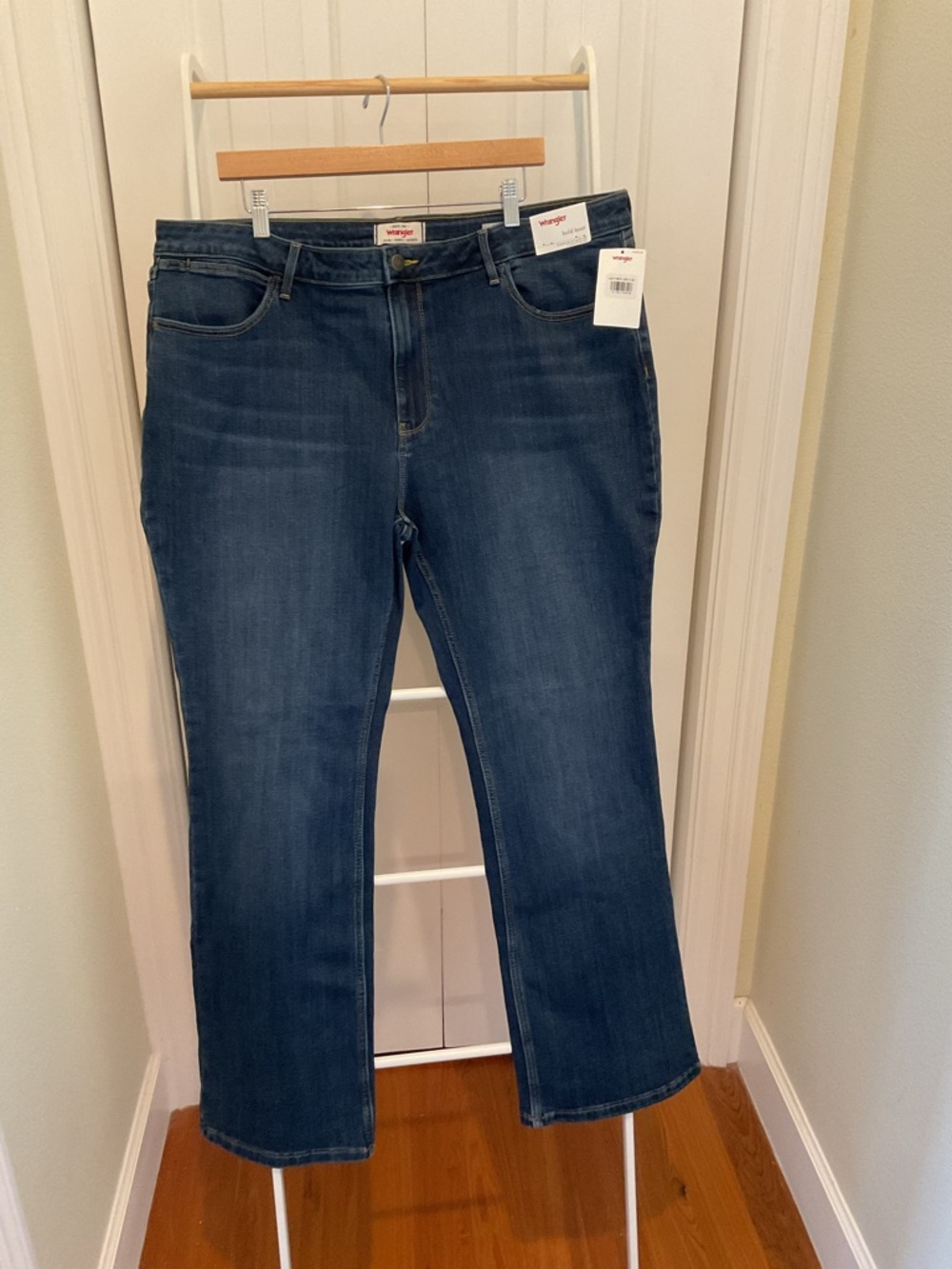 Wrangler Women's Dark Blue Stretch Bootcut Jeans Size 22W